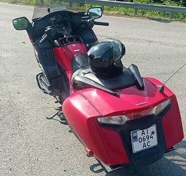 Красный Хонда GL 1800 Gold Wing, объемом двигателя 1.83 л и пробегом 85 тыс. км за 12900 $, фото 3 на Automoto.ua