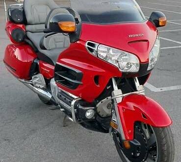 Хонда GL 1800 Gold Wing 2003 у Запоріжжя на Automoto.ua Червоний Хонда GL 1800 Gold Wing, об'ємом двигуна 1.8 л та пробігом 118 тис. км за 10500 $, фото 1 на Automoto.ua