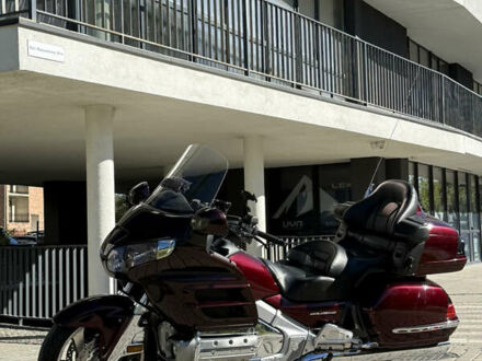Хонда GL 1800 Gold Wing 2008 в Львове на Automoto.ua Красный Хонда GL 1800 Gold Wing, объемом двигателя 1.8 л и пробегом 60 тыс. км за 10999 $, фото 1 на Automoto.ua