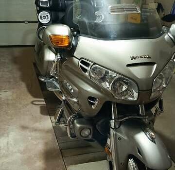 Хонда GL 1800 Gold Wing, объемом двигателя 0 л и пробегом 47 тыс. км за 9800 $, фото 5 на Automoto.ua