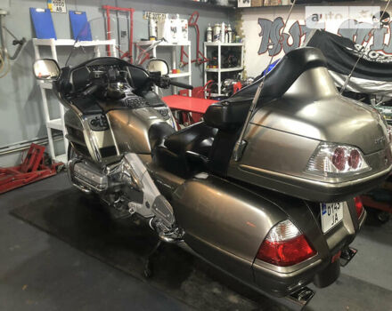 Серый Хонда GL 1800 Gold Wing, объемом двигателя 1.83 л и пробегом 66 тыс. км за 13000 $, фото 1 на Automoto.ua