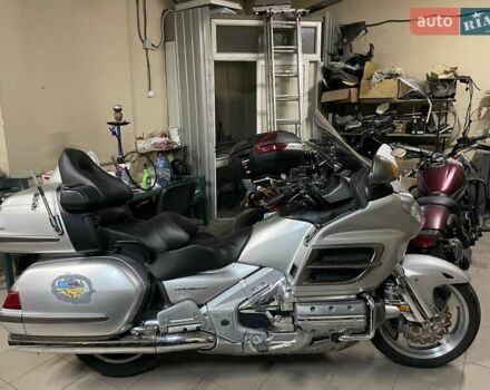 Серый Хонда GL 1800 Gold Wing, объемом двигателя 1.8 л и пробегом 135 тыс. км за 9000 $, фото 4 на Automoto.ua