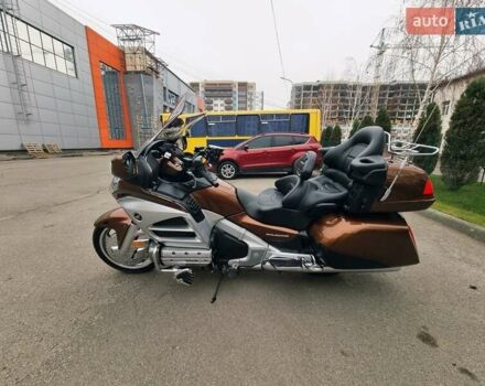 Серый Хонда GL 1800 Gold Wing, объемом двигателя 1.8 л и пробегом 38 тыс. км за 17000 $, фото 4 на Automoto.ua