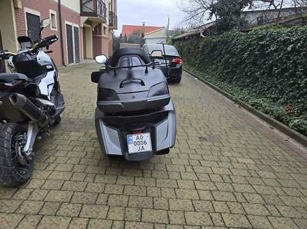 Серый Хонда GL 1800 Gold Wing, объемом двигателя 1.83 л и пробегом 29 тыс. км за 18000 $, фото 2 на Automoto.ua