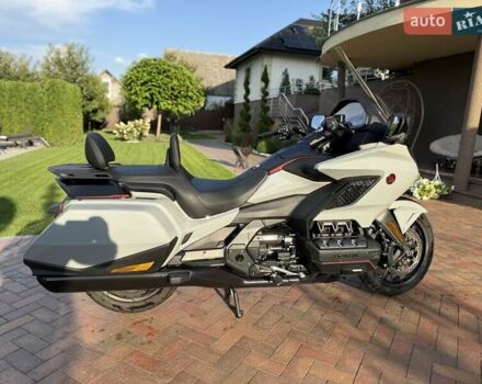 Сірий Хонда GL 1800 Gold Wing, об'ємом двигуна 1.83 л та пробігом 7 тис. км за 28777 $, фото 5 на Automoto.ua