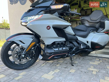 Хонда GL 1800 Gold Wing 2021 в Днепре (Днепропетровске) на Automoto.ua Серый Хонда GL 1800 Gold Wing, объемом двигателя 1.8 л и пробегом 1 тыс. км за 26500 $, фото 1 на Automoto.ua
