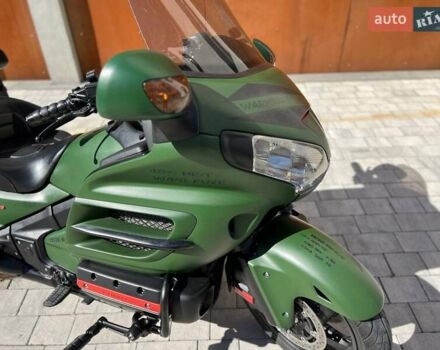 Зеленый Хонда GL 1800 Gold Wing, объемом двигателя 0 л и пробегом 65 тыс. км за 10500 $, фото 5 на Automoto.ua