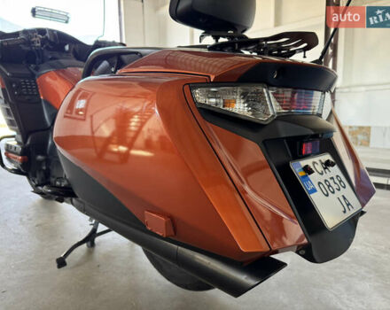 Оранжевый Хонда GL 1800 Gold Wing, объемом двигателя 1.83 л и пробегом 220 тыс. км за 12200 $, фото 3 на Automoto.ua
