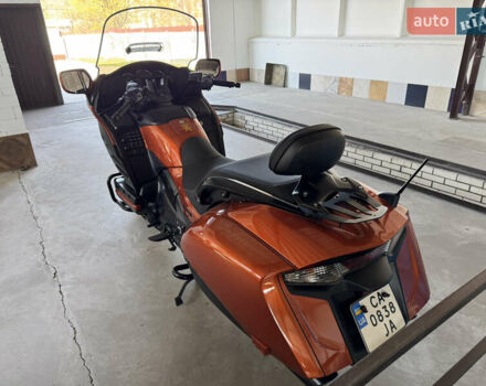 Оранжевый Хонда GL 1800 Gold Wing, объемом двигателя 1.83 л и пробегом 220 тыс. км за 12200 $, фото 2 на Automoto.ua