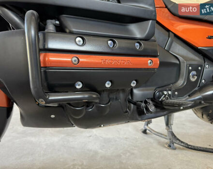 Оранжевый Хонда GL 1800 Gold Wing, объемом двигателя 1.83 л и пробегом 220 тыс. км за 12200 $, фото 8 на Automoto.ua