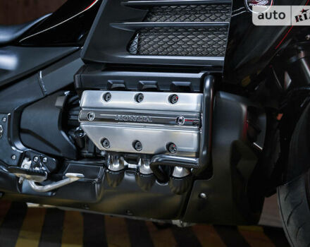 Черный Хонда GL 1800, объемом двигателя 1.8 л и пробегом 12 тыс. км за 25000 $, фото 8 на Automoto.ua