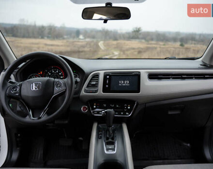 Белый Хонда ХРВ, объемом двигателя 1.8 л и пробегом 130 тыс. км за 15000 $, фото 26 на Automoto.ua