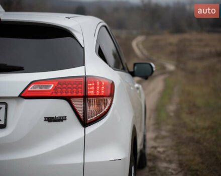 Белый Хонда ХРВ, объемом двигателя 1.8 л и пробегом 130 тыс. км за 15000 $, фото 6 на Automoto.ua