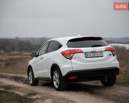 Белый Хонда ХРВ, объемом двигателя 1.8 л и пробегом 130 тыс. км за 15000 $, фото 3 на Automoto.ua