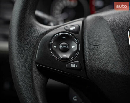 Белый Хонда ХРВ, объемом двигателя 1.8 л и пробегом 130 тыс. км за 15000 $, фото 29 на Automoto.ua