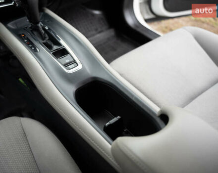 Белый Хонда ХРВ, объемом двигателя 1.8 л и пробегом 130 тыс. км за 15000 $, фото 27 на Automoto.ua