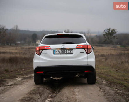 Белый Хонда ХРВ, объемом двигателя 1.8 л и пробегом 130 тыс. км за 15000 $, фото 5 на Automoto.ua