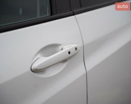 Белый Хонда ХРВ, объемом двигателя 1.8 л и пробегом 130 тыс. км за 15000 $, фото 14 на Automoto.ua