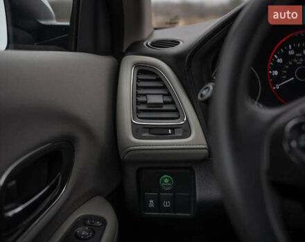 Белый Хонда ХРВ, объемом двигателя 1.8 л и пробегом 130 тыс. км за 15000 $, фото 31 на Automoto.ua