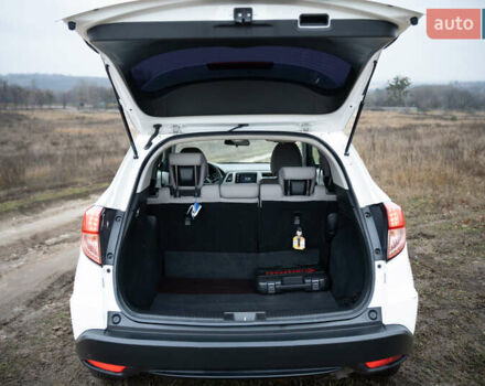 Белый Хонда ХРВ, объемом двигателя 1.8 л и пробегом 130 тыс. км за 15000 $, фото 24 на Automoto.ua