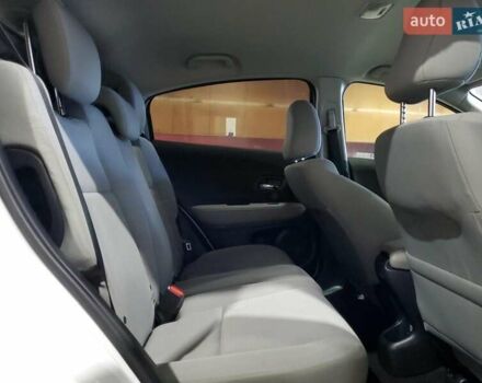 Белый Хонда ХРВ, объемом двигателя 1.8 л и пробегом 116 тыс. км за 4500 $, фото 2 на Automoto.ua