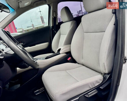 Белый Хонда ХРВ, объемом двигателя 1.8 л и пробегом 87 тыс. км за 16700 $, фото 39 на Automoto.ua