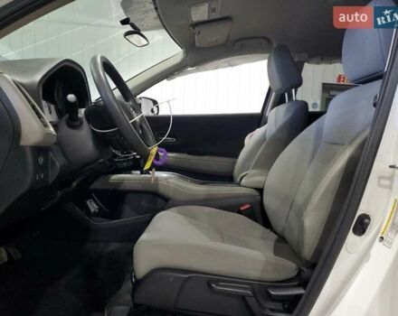 Белый Хонда ХРВ, объемом двигателя 1.8 л и пробегом 116 тыс. км за 4500 $, фото 6 на Automoto.ua