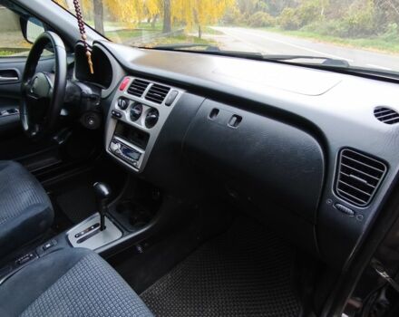 Черный Хонда ХРВ, объемом двигателя 1.6 л и пробегом 262 тыс. км за 5300 $, фото 4 на Automoto.ua