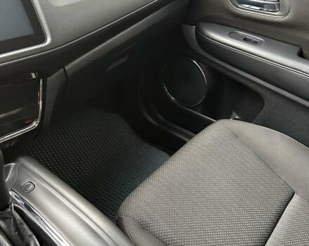 Черный Хонда ХРВ, объемом двигателя 1.8 л и пробегом 175 тыс. км за 14000 $, фото 33 на Automoto.ua