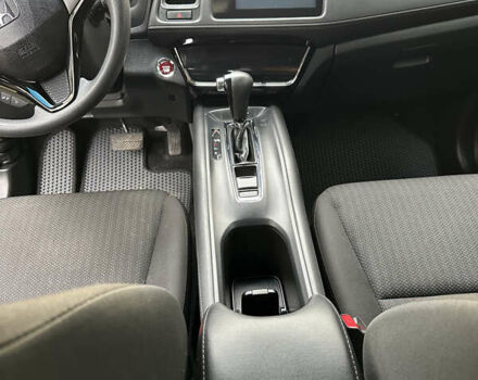 Черный Хонда ХРВ, объемом двигателя 1.8 л и пробегом 175 тыс. км за 14000 $, фото 24 на Automoto.ua