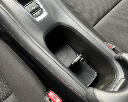 Черный Хонда ХРВ, объемом двигателя 1.8 л и пробегом 175 тыс. км за 14000 $, фото 31 на Automoto.ua