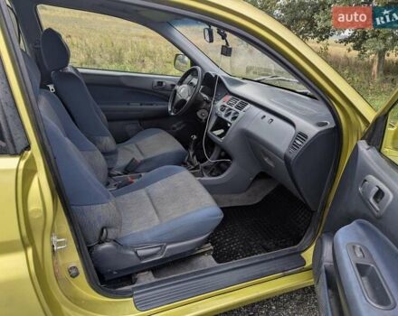 Желтый Хонда ХРВ, объемом двигателя 1.59 л и пробегом 335 тыс. км за 3000 $, фото 7 на Automoto.ua