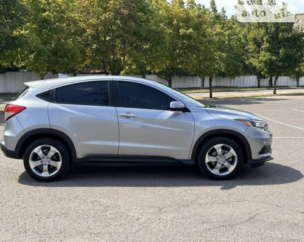 Серый Хонда ХРВ, объемом двигателя 1.8 л и пробегом 75 тыс. км за 16700 $, фото 3 на Automoto.ua