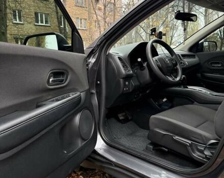 Серый Хонда ХРВ, объемом двигателя 1.8 л и пробегом 104 тыс. км за 19000 $, фото 9 на Automoto.ua