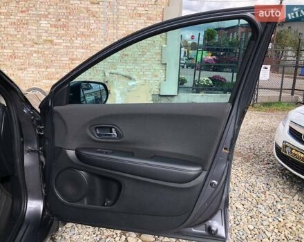 Серый Хонда ХРВ, объемом двигателя 1.8 л и пробегом 132 тыс. км за 16999 $, фото 7 на Automoto.ua