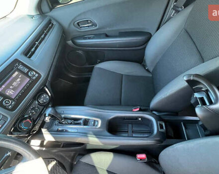 Серый Хонда ХРВ, объемом двигателя 1.8 л и пробегом 92 тыс. км за 15000 $, фото 3 на Automoto.ua