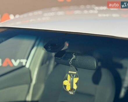 Білий Хонда Інсайт, об'ємом двигуна 1.3 л та пробігом 136 тис. км за 8000 $, фото 7 на Automoto.ua