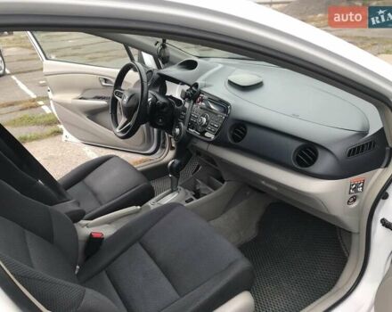 Белый Хонда Инсайт, объемом двигателя 1.34 л и пробегом 220 тыс. км за 10500 $, фото 6 на Automoto.ua