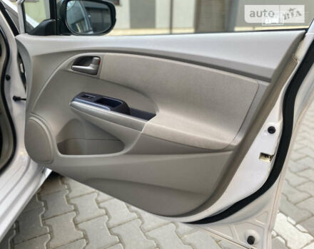 Білий Хонда Інсайт, об'ємом двигуна 1.3 л та пробігом 252 тис. км за 7950 $, фото 87 на Automoto.ua