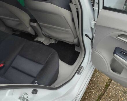 Белый Хонда Инсайт, объемом двигателя 1.3 л и пробегом 3 тыс. км за 1845 $, фото 1 на Automoto.ua