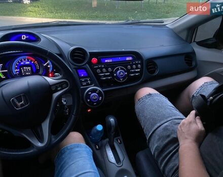 Белый Хонда Инсайт, объемом двигателя 1.3 л и пробегом 256 тыс. км за 6850 $, фото 4 на Automoto.ua