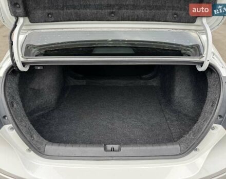 Белый Хонда Инсайт, объемом двигателя 1.5 л и пробегом 123 тыс. км за 15000 $, фото 39 на Automoto.ua