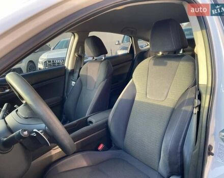 Белый Хонда Инсайт, объемом двигателя 1.5 л и пробегом 150 тыс. км за 16400 $, фото 20 на Automoto.ua