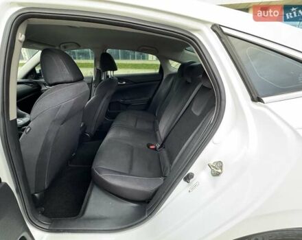 Белый Хонда Инсайт, объемом двигателя 1.5 л и пробегом 123 тыс. км за 15000 $, фото 37 на Automoto.ua