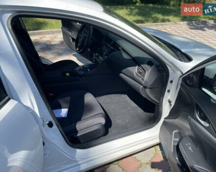 Белый Хонда Инсайт, объемом двигателя 1.49 л и пробегом 29 тыс. км за 16499 $, фото 15 на Automoto.ua