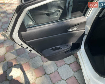 Белый Хонда Инсайт, объемом двигателя 1.49 л и пробегом 29 тыс. км за 16499 $, фото 20 на Automoto.ua