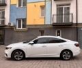 Белый Хонда Инсайт, объемом двигателя 1.5 л и пробегом 81 тыс. км за 19100 $, фото 3 на Automoto.ua