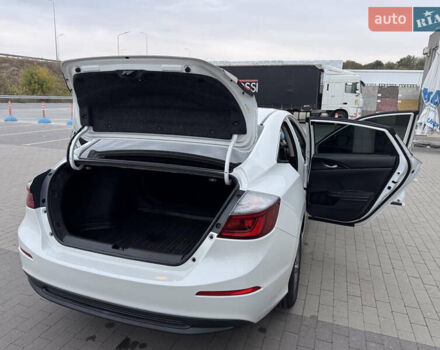 Хонда Инсайт 2020 в Киеве на Automoto.ua Белый Хонда Инсайт, объемом двигателя 1.5 л и пробегом 121 тыс. км за 16500 $, фото 26 на Automoto.ua