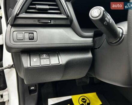 Белый Хонда Инсайт, объемом двигателя 1.5 л и пробегом 105 тыс. км за 18500 $, фото 8 на Automoto.ua