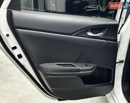 Белый Хонда Инсайт, объемом двигателя 1.5 л и пробегом 105 тыс. км за 18500 $, фото 17 на Automoto.ua